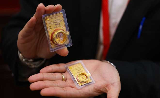 alt text: Cần cân nhắc kỹ lưỡng trước khi quyết định mua vàng khi giá lên cao