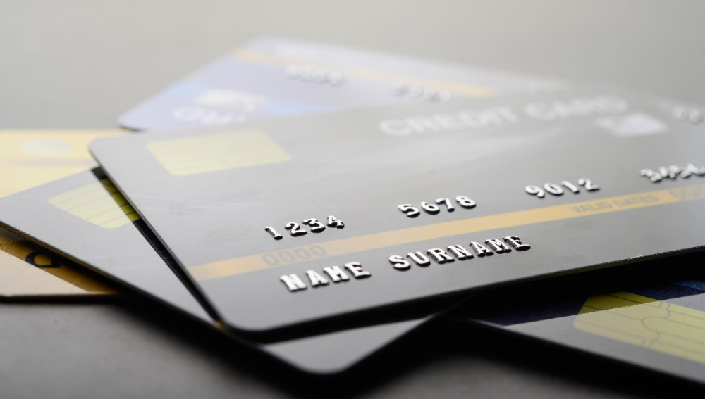 Số thẻ ngân hàng là gì? Có gì khác với số tài khoản ngân hàn