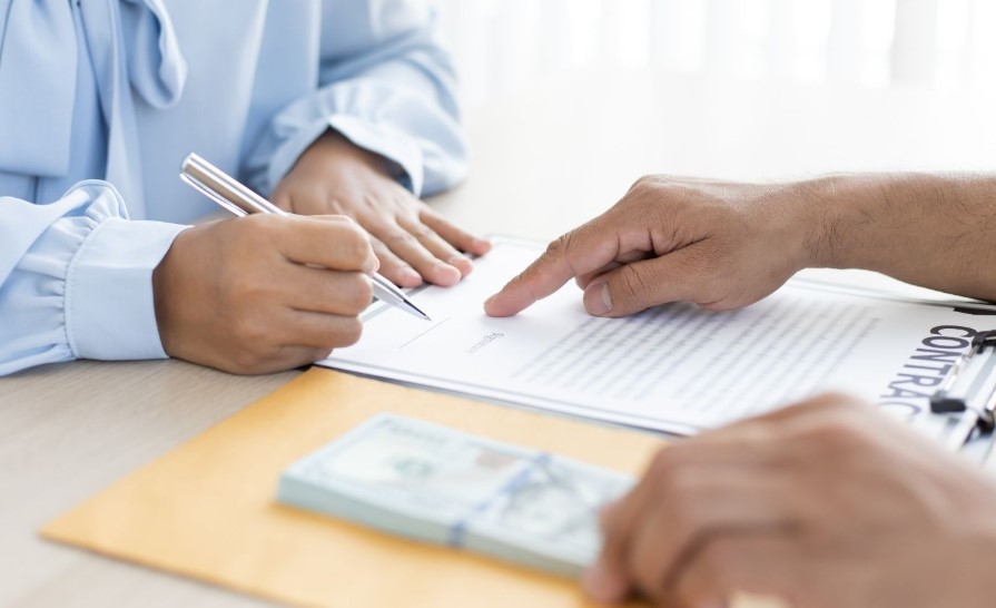 Vay tín chấp theo lương là gì? Điều kiện và thủ tục