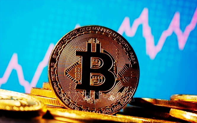 Bitcoin đạt mức 100.000 USD lần đầu tiên sau 3 tháng