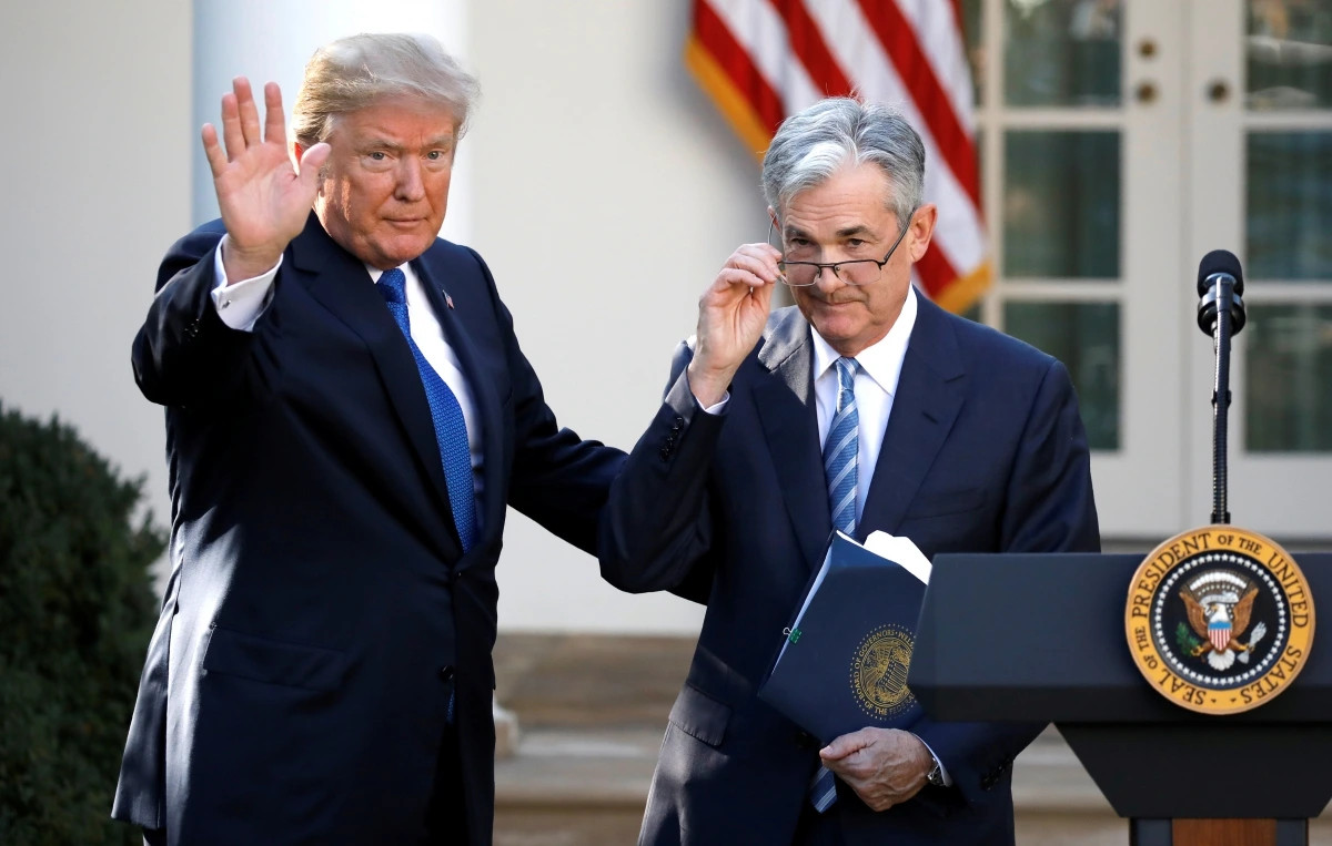 Căng thẳng leo thang: Trump chỉ trích Fed “phớt lờ” nguy cơ kinh tế